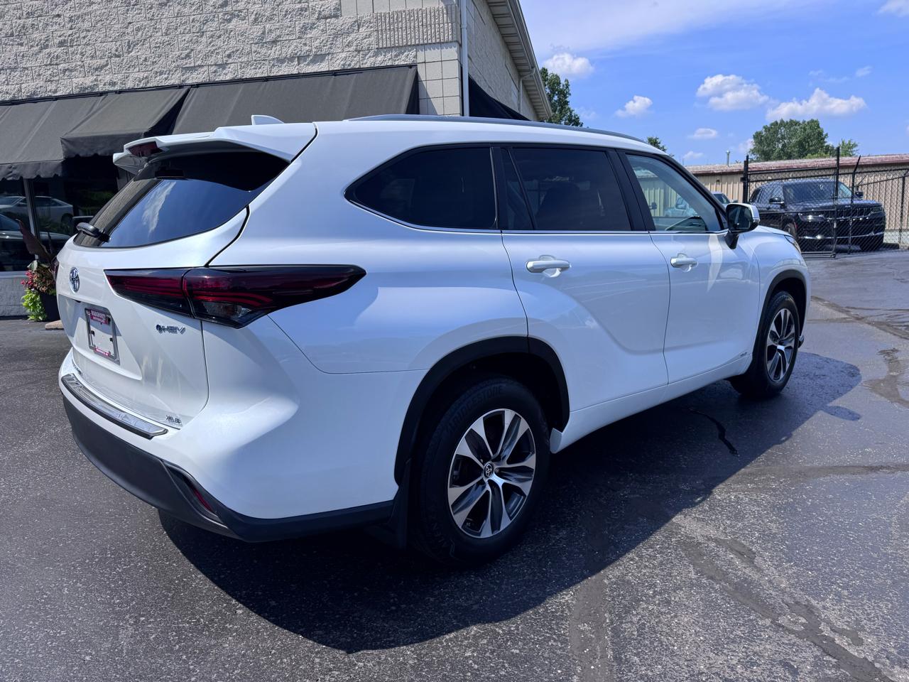 Toyota Highlander Hybrid XLE AWD (Natl) 2025