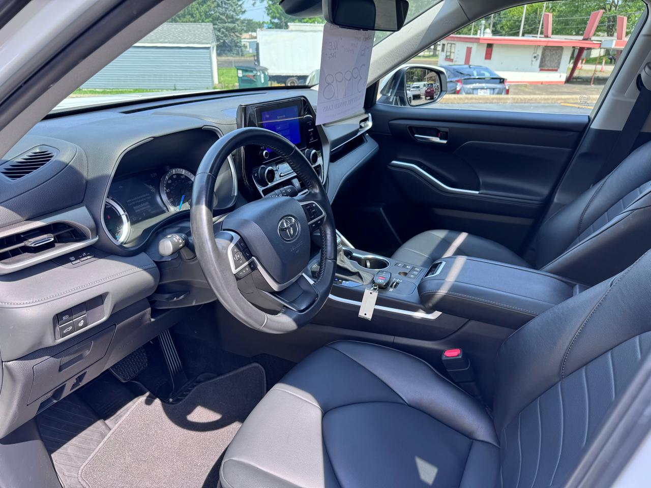 Toyota Highlander Hybrid XLE AWD (Natl) 2025