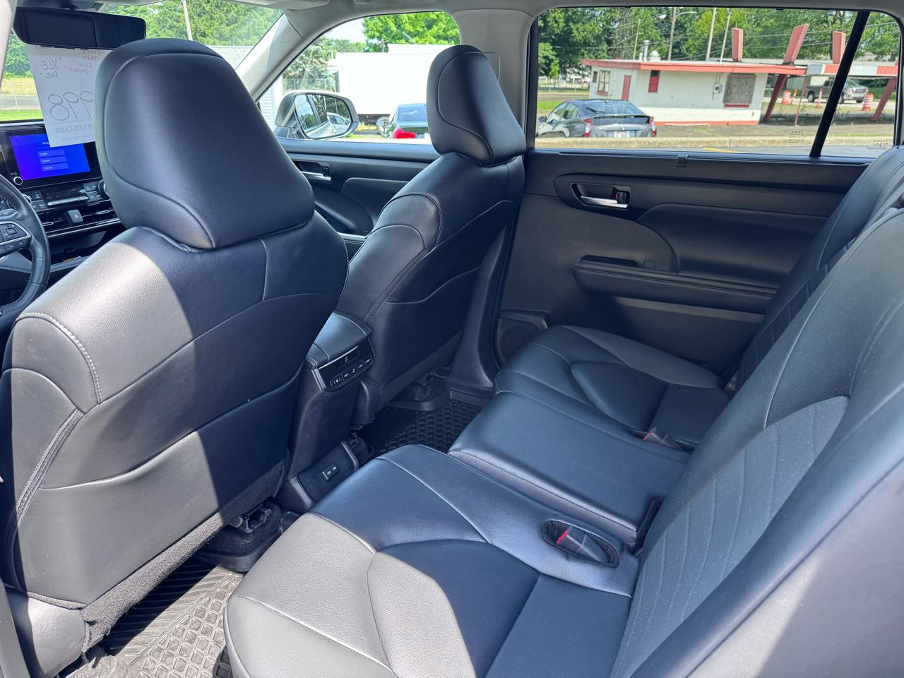 Toyota Highlander Hybrid XLE AWD (Natl) 2025