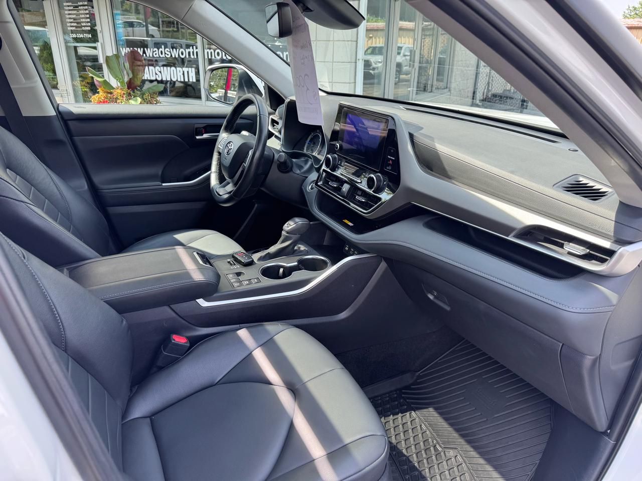 Toyota Highlander Hybrid XLE AWD (Natl) 2025