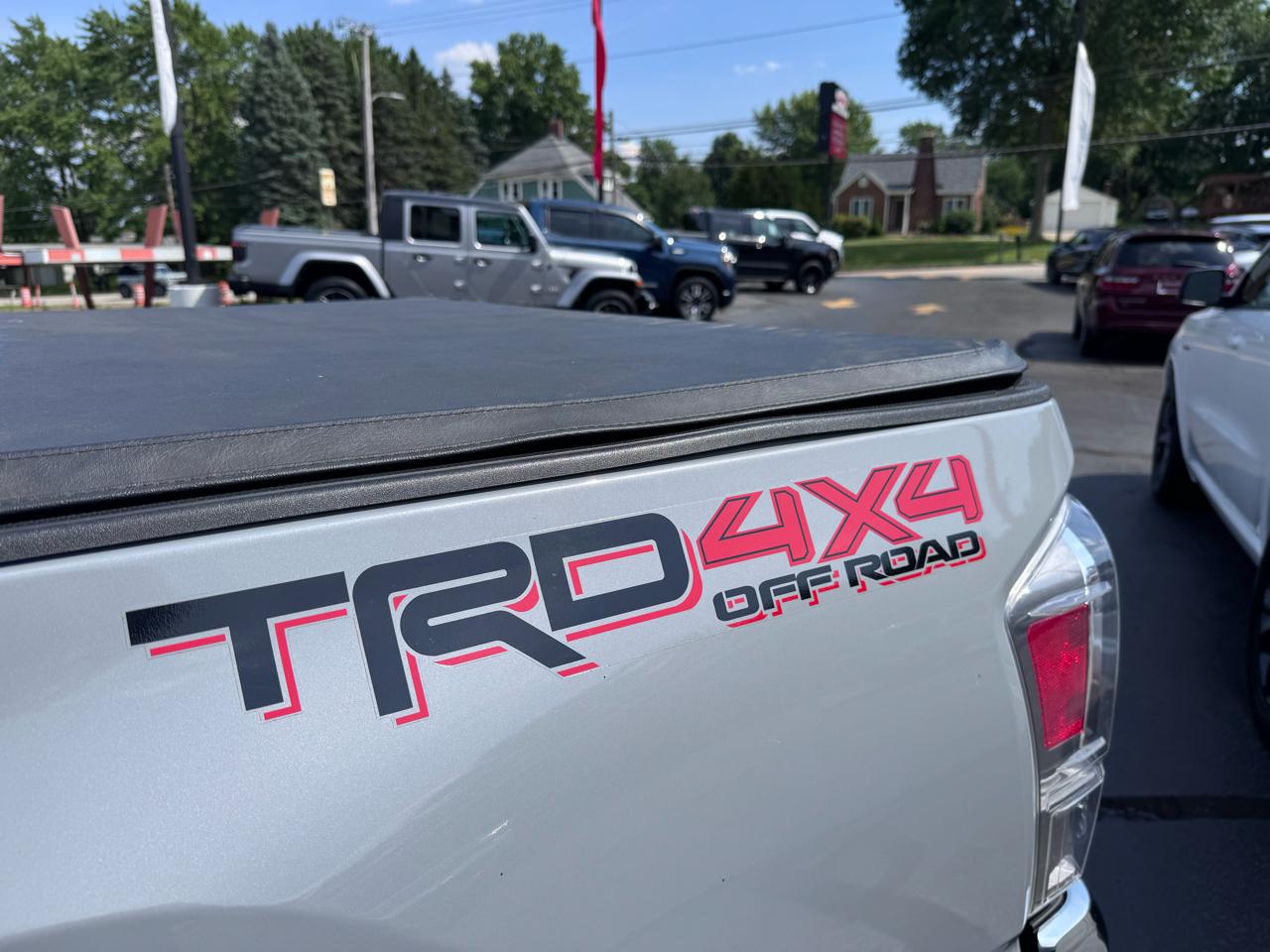 Toyota Tacoma 4WD TRD Off Road Double Cab 5' Bed V6 AT (Natl) 2020