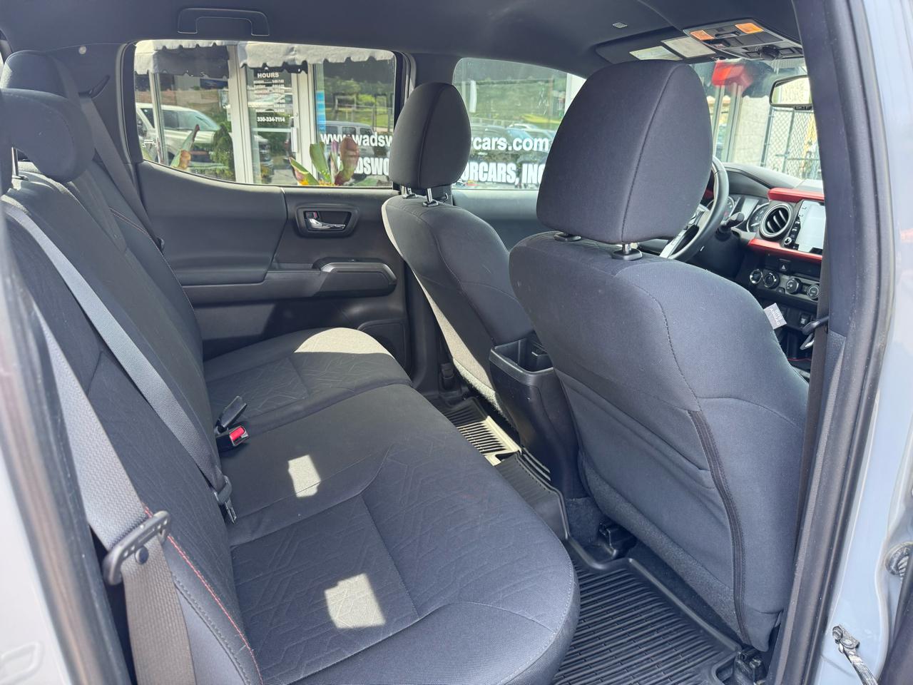 Toyota Tacoma 4WD TRD Off Road Double Cab 5' Bed V6 AT (Natl) 2020
