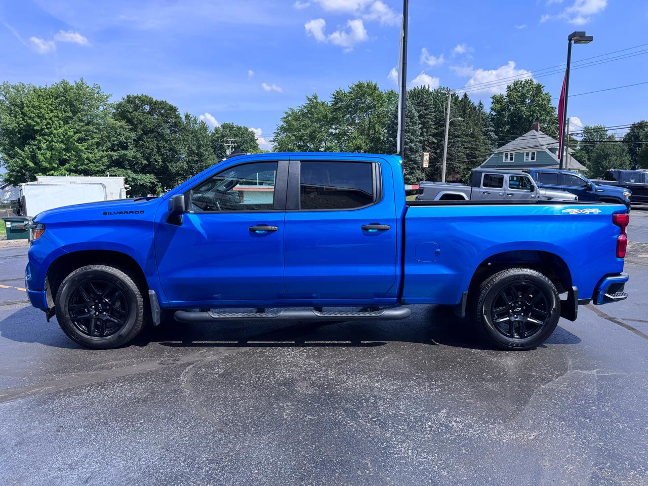 Chevrolet Silverado 1500 4WD Crew Cab 157" Custom 2023