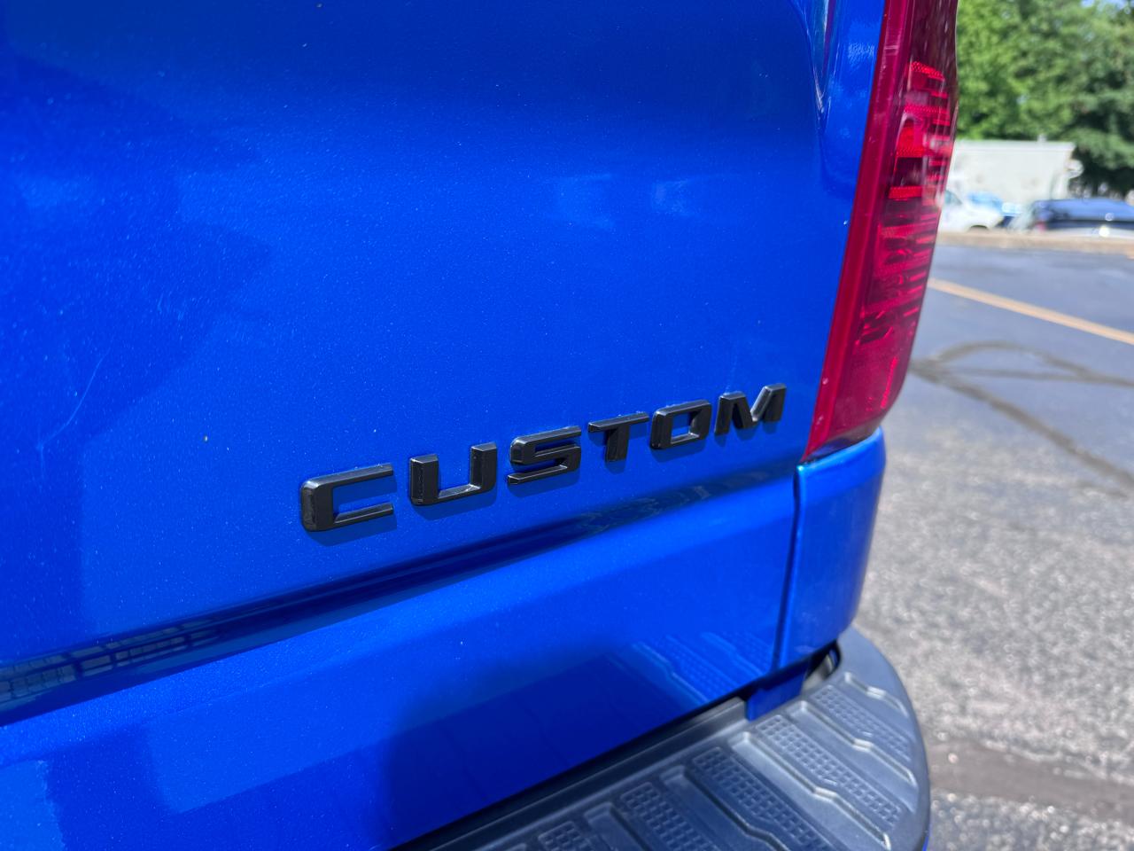 Chevrolet Silverado 1500 4WD Crew Cab 157" Custom 2023