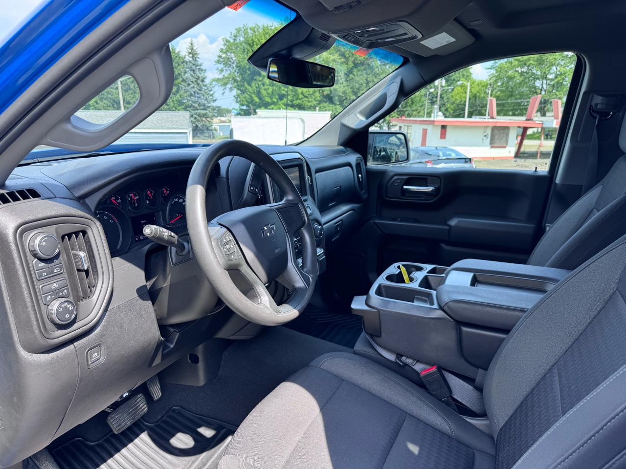 Chevrolet Silverado 1500 4WD Crew Cab 157" Custom 2023