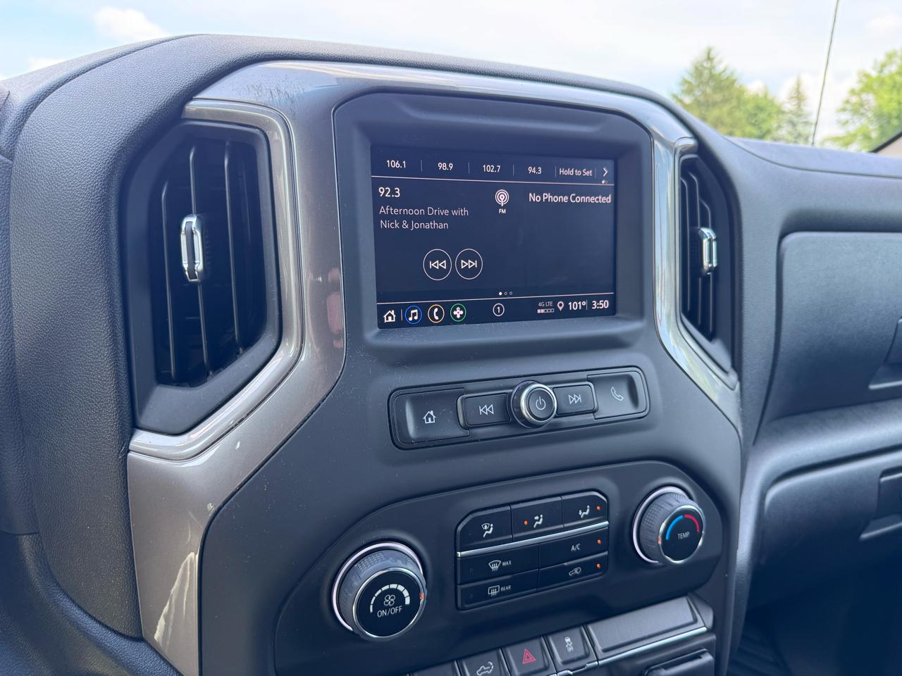 Chevrolet Silverado 1500 4WD Crew Cab 157" Custom 2023