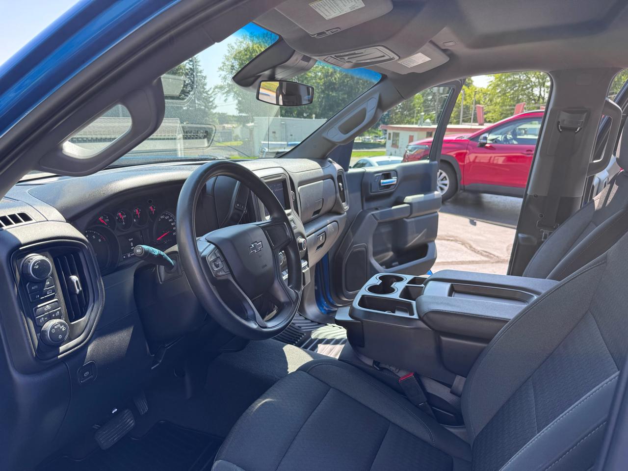Chevrolet Silverado 1500 4WD Crew Cab 157" Custom 2023