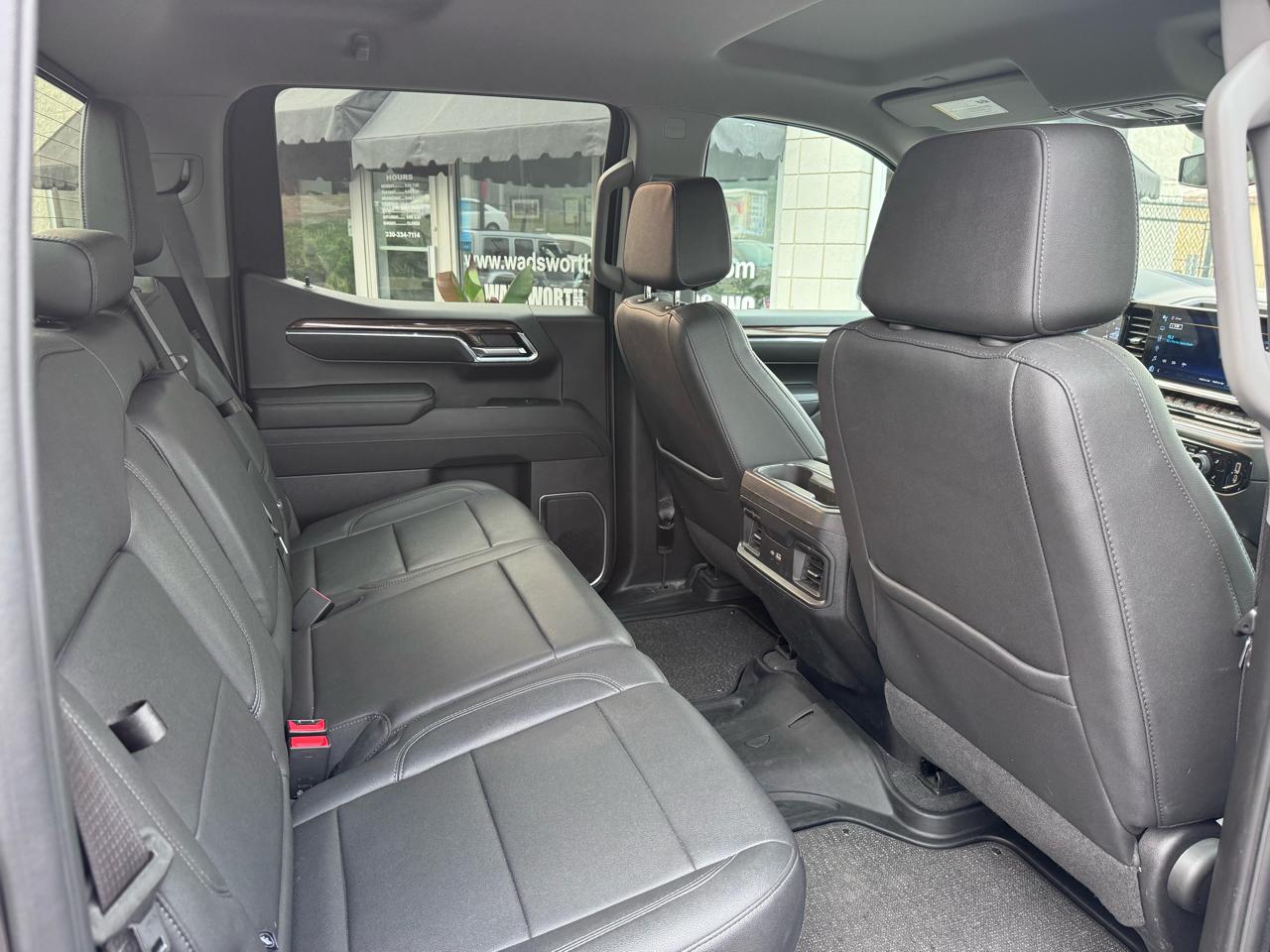 Chevrolet Silverado 1500 4WD Crew Cab 157" RST 2024