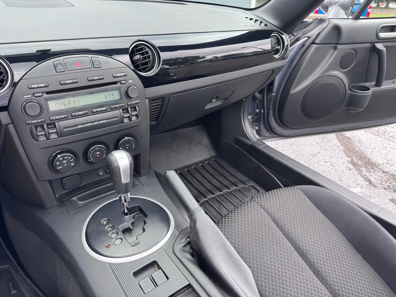 Mazda MX-5 Miata 2dr Conv PRHT Auto Touring 2007