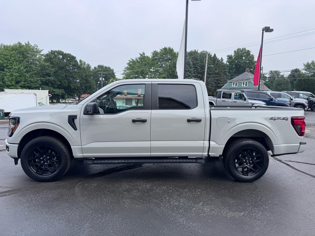 Ford F-150 STX SuperCrew 4WD 2024