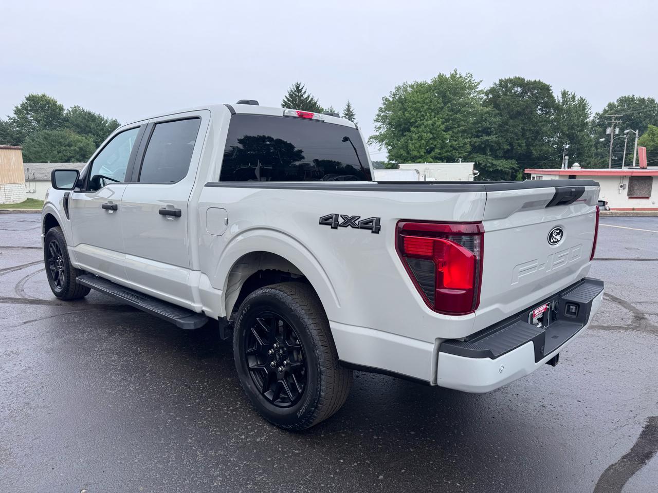 Ford F-150 STX SuperCrew 4WD 2024