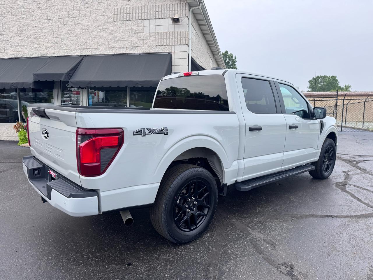 Ford F-150 STX SuperCrew 4WD 2024