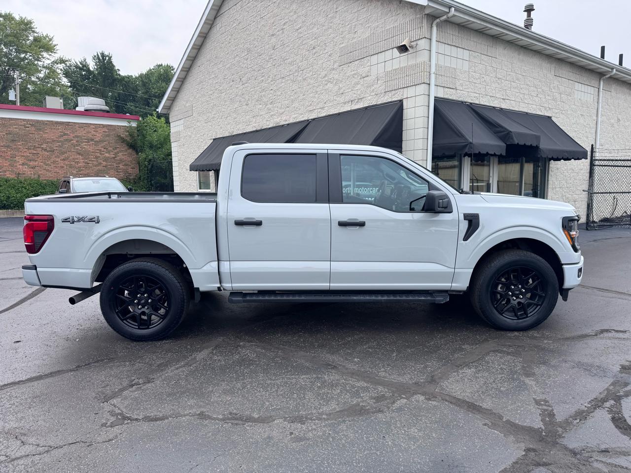 Ford F-150 STX SuperCrew 4WD 2024
