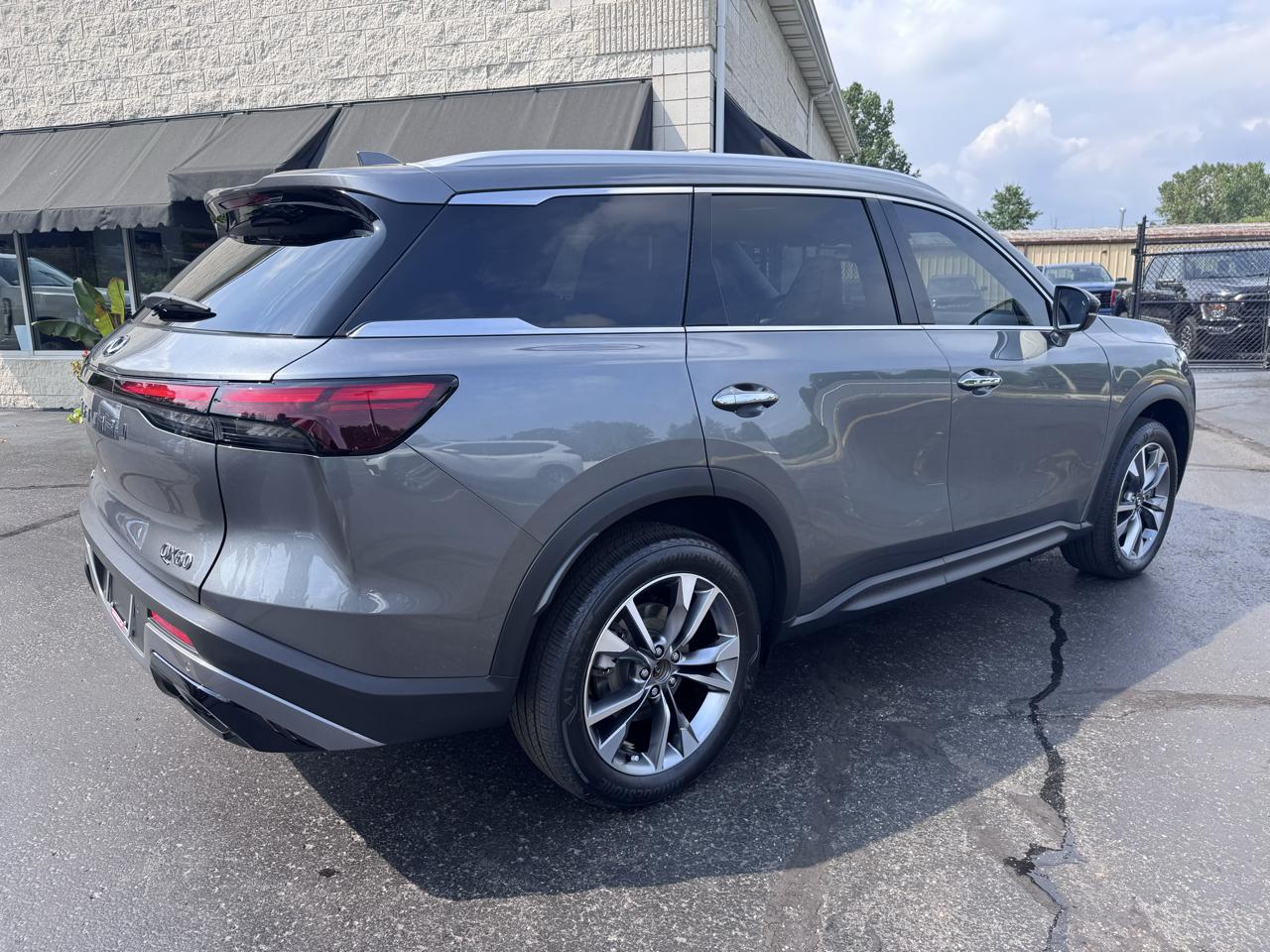 Infiniti QX60 LUXE AWD 2024