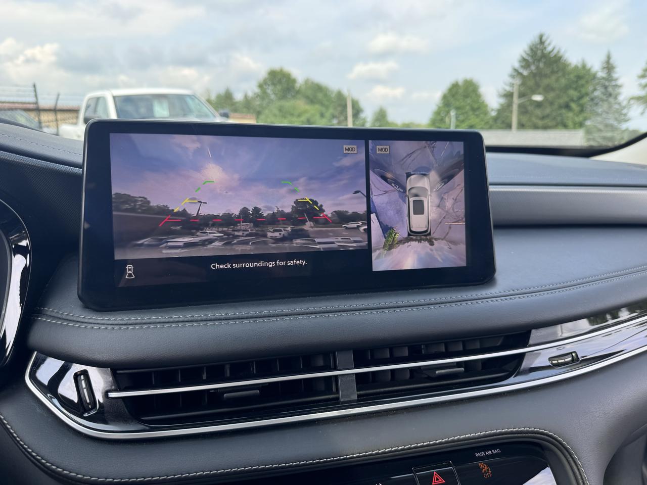 Infiniti QX60 LUXE AWD 2024