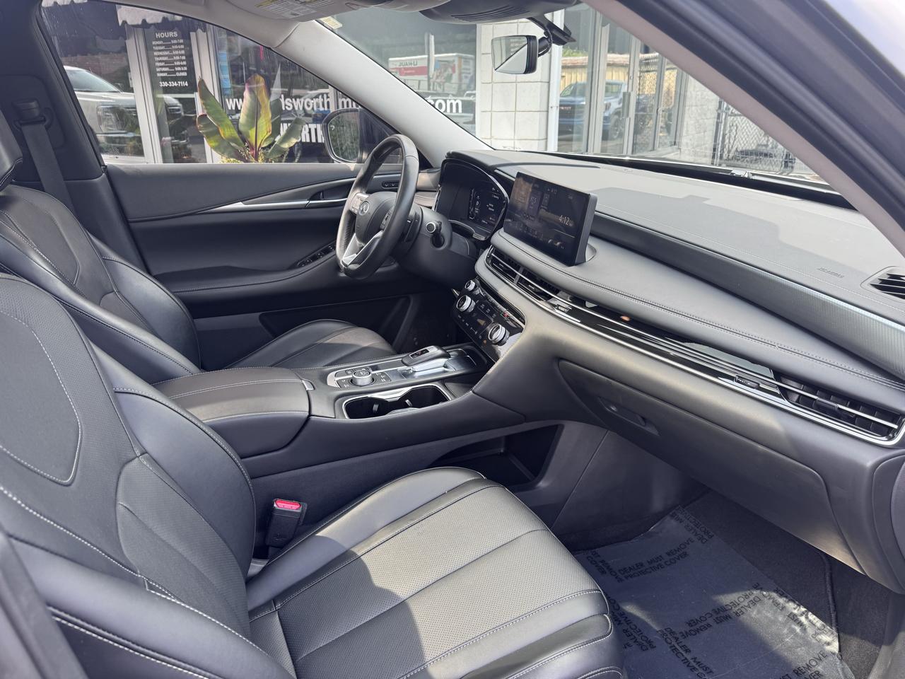 Infiniti QX60 LUXE AWD 2024