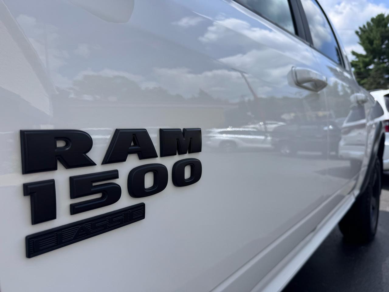 RAM 1500 Classic Warlock 4x4 Crew Cab 5'7" Box 2019