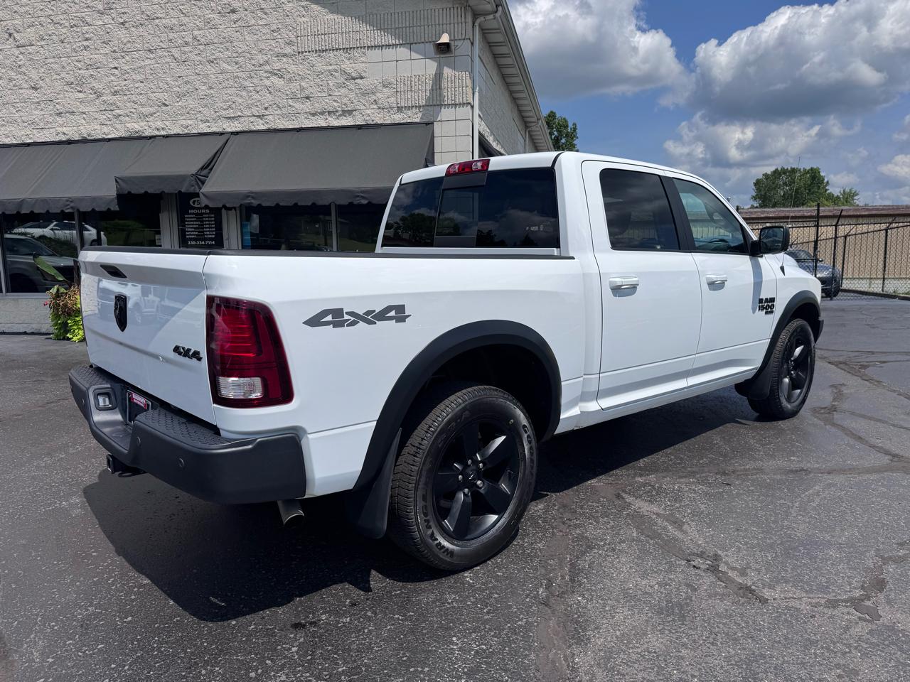 RAM 1500 Classic Warlock 4x4 Crew Cab 5'7" Box 2019