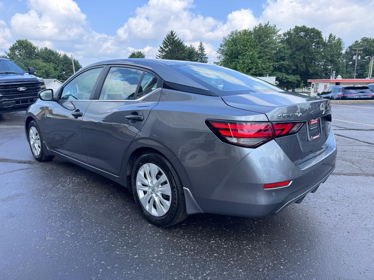Nissan Sentra S CVT 2025