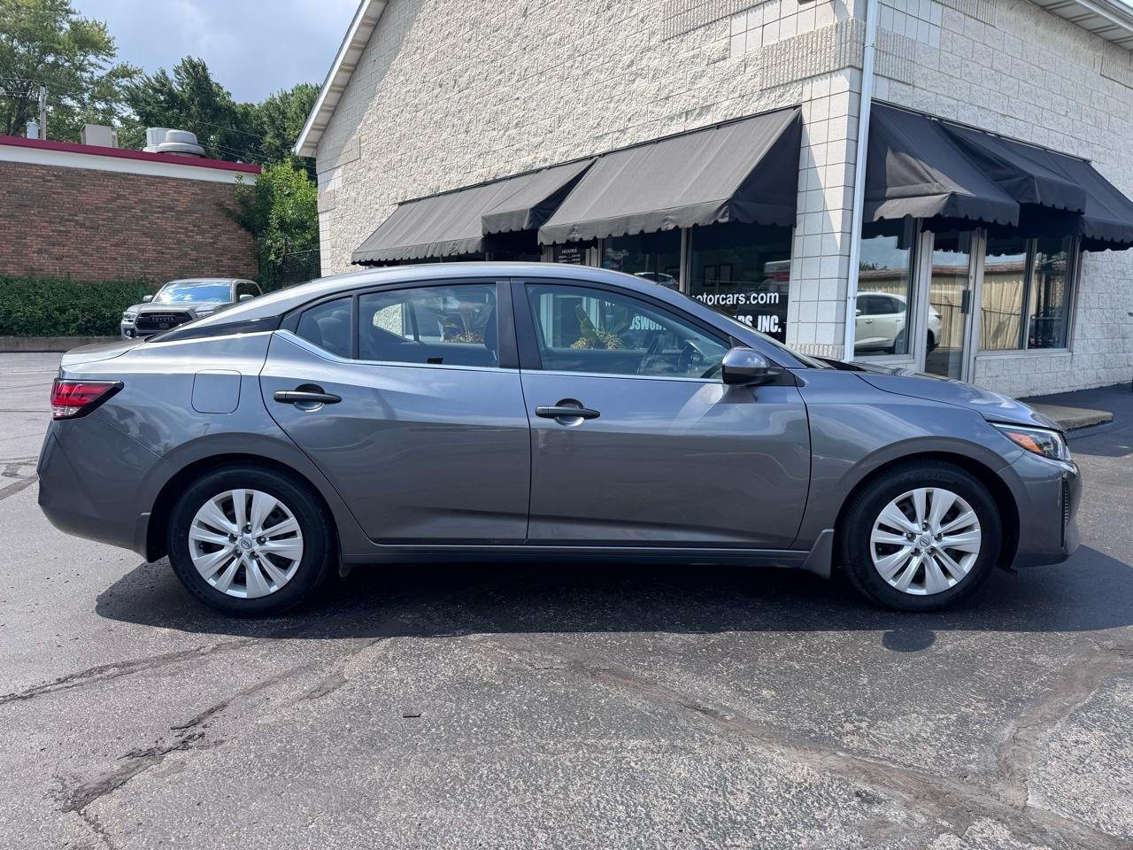Nissan Sentra S CVT 2025