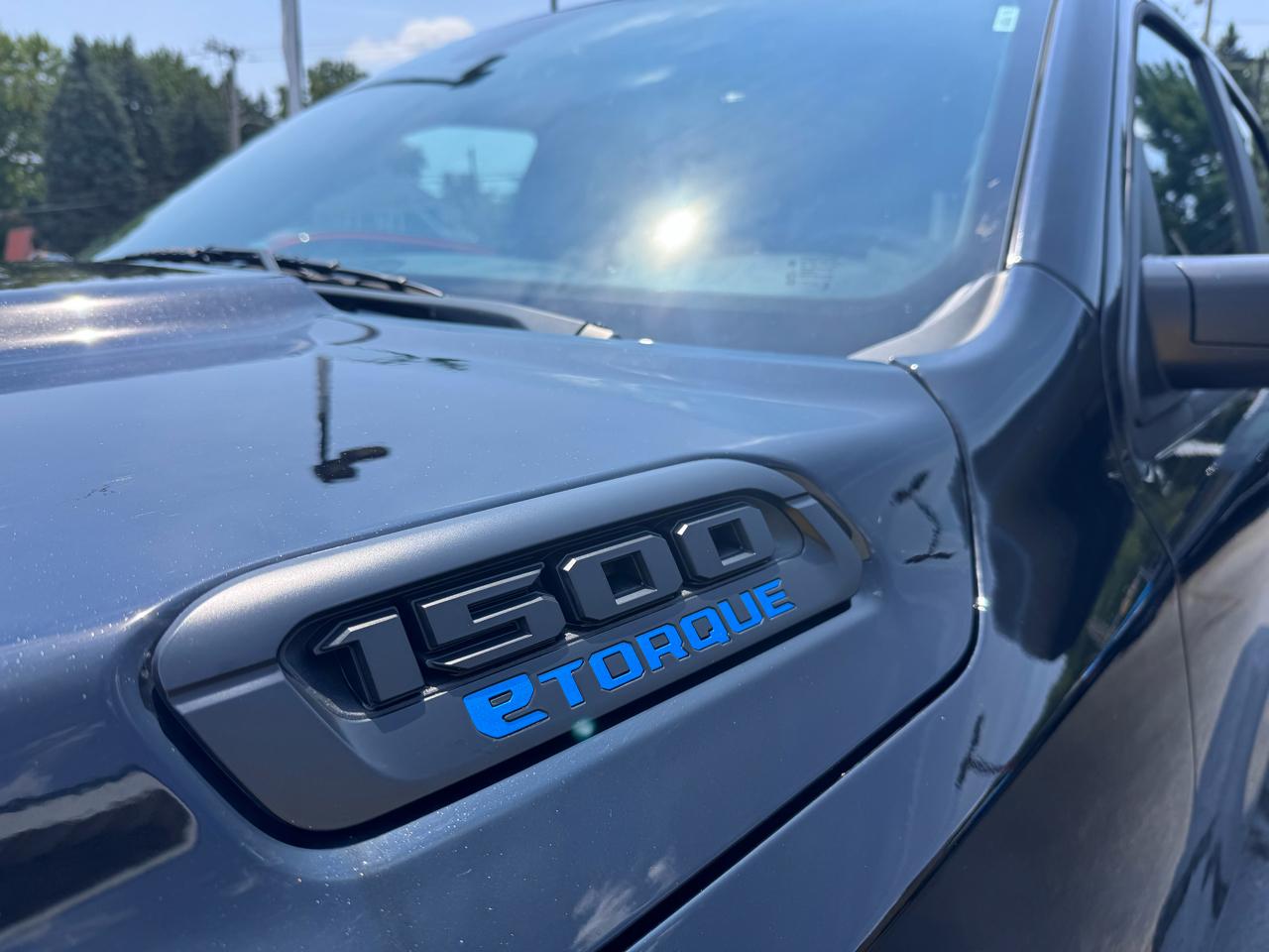 RAM 1500 Tradesman 4x4 Crew Cab 5'7" Box 2023