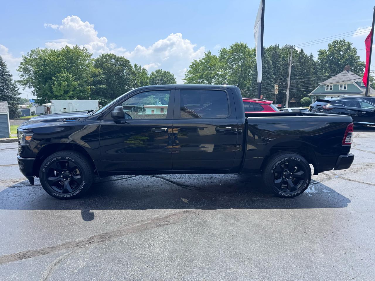 RAM 1500 Tradesman 4x4 Crew Cab 5'7" Box 2023