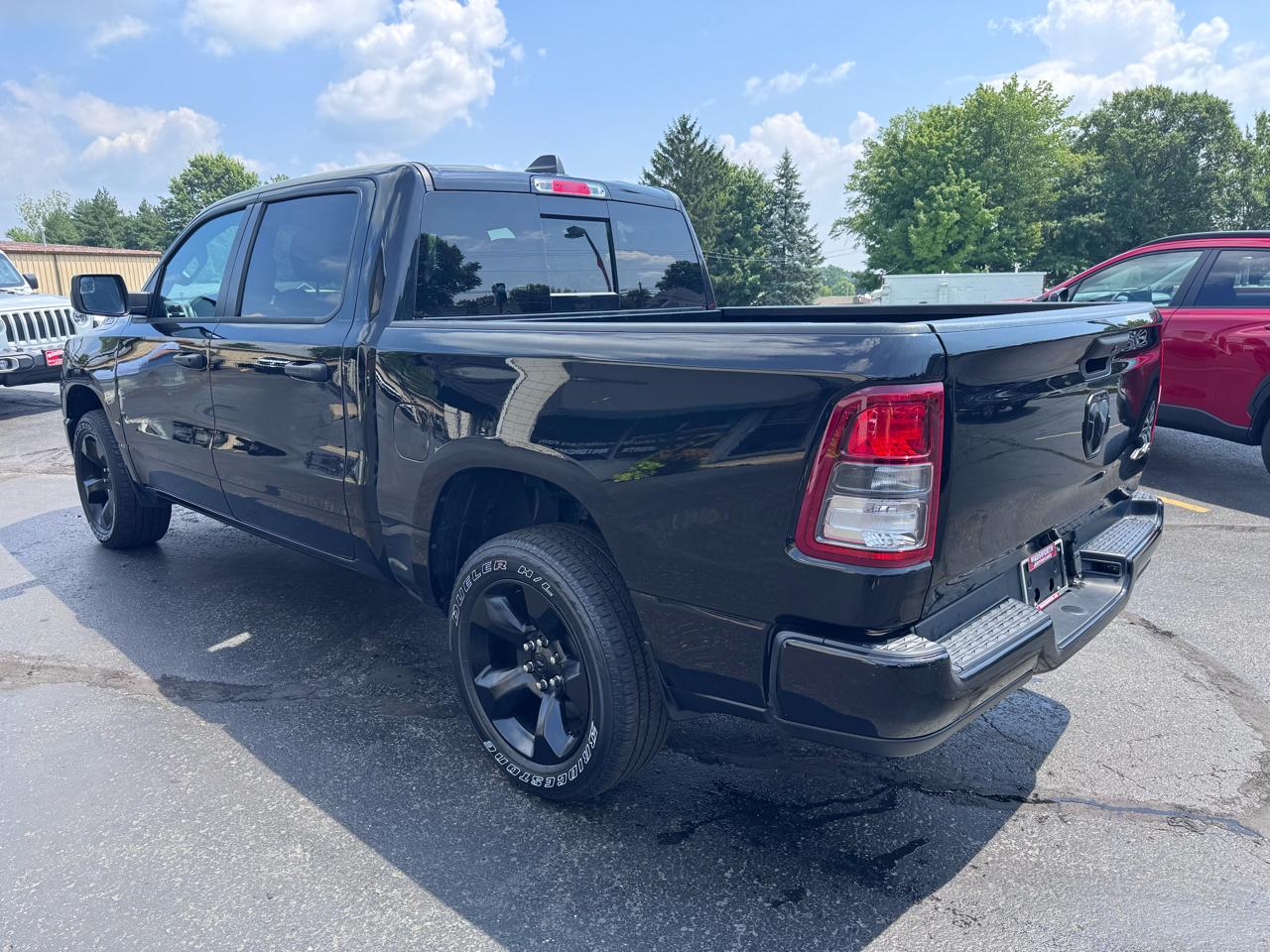 RAM 1500 Tradesman 4x4 Crew Cab 5'7" Box 2023