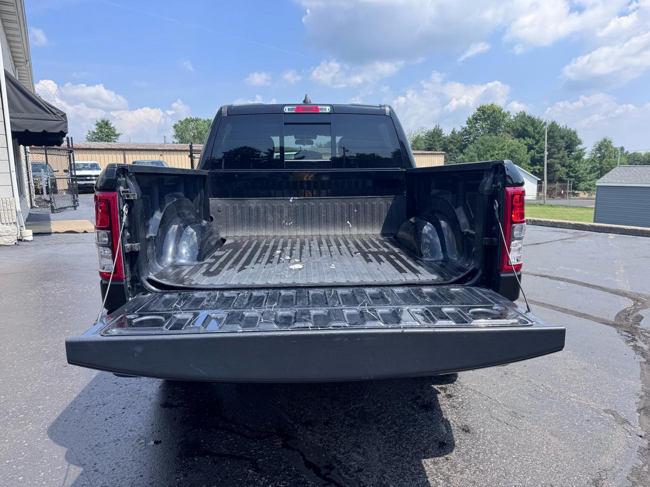 RAM 1500 Tradesman 4x4 Crew Cab 5'7" Box 2023