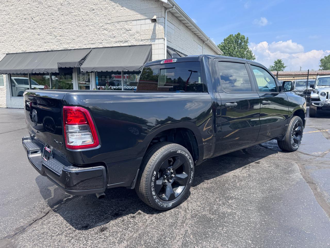 RAM 1500 Tradesman 4x4 Crew Cab 5'7" Box 2023