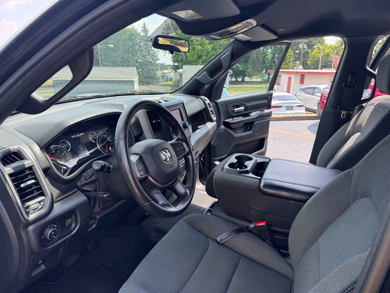 RAM 1500 Tradesman 4x4 Crew Cab 5'7" Box 2023