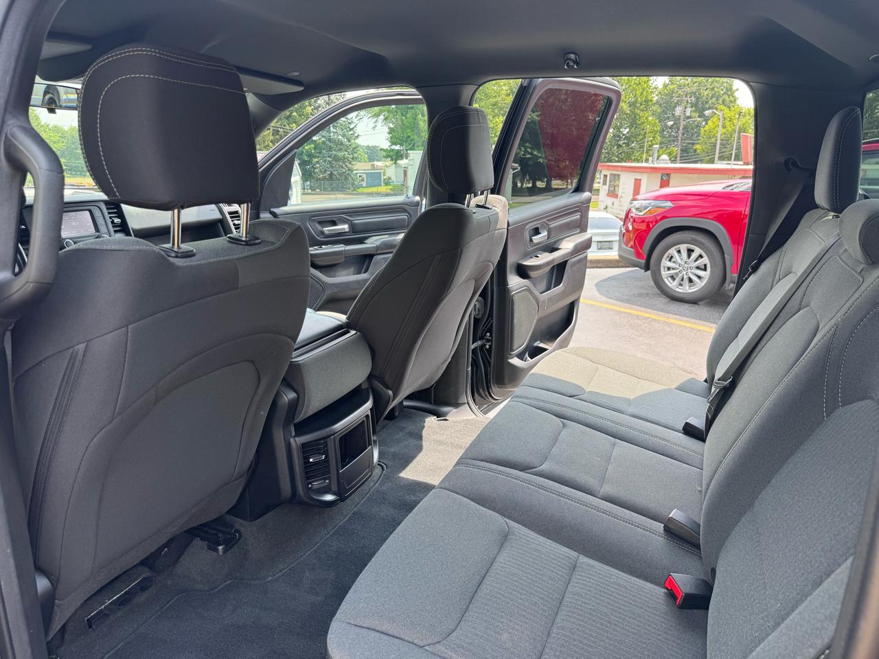 RAM 1500 Tradesman 4x4 Crew Cab 5'7" Box 2023
