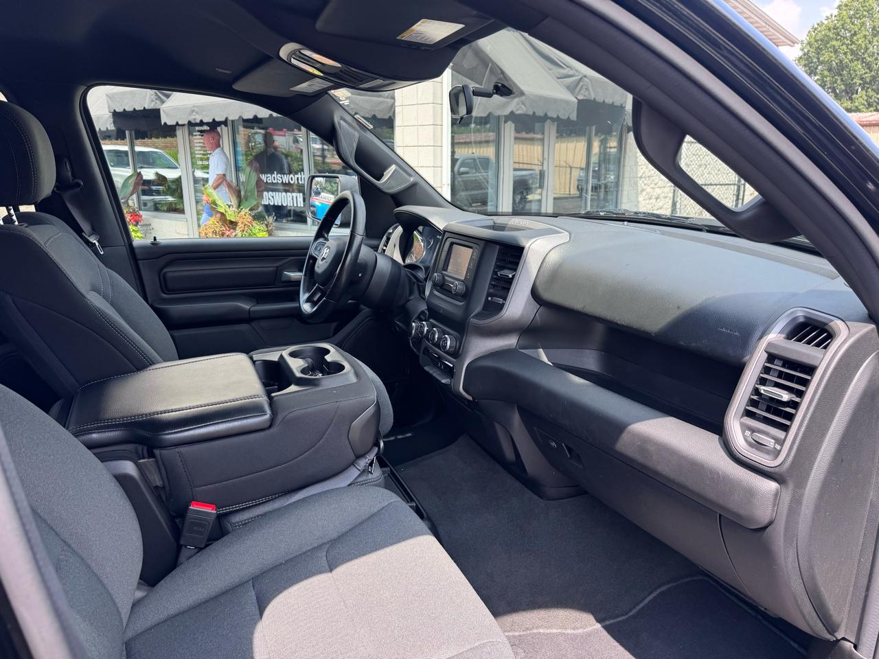 RAM 1500 Tradesman 4x4 Crew Cab 5'7" Box 2023