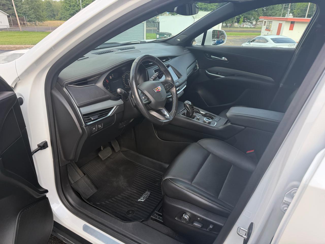 Cadillac XT4 AWD 4dr Premium Luxury 2019