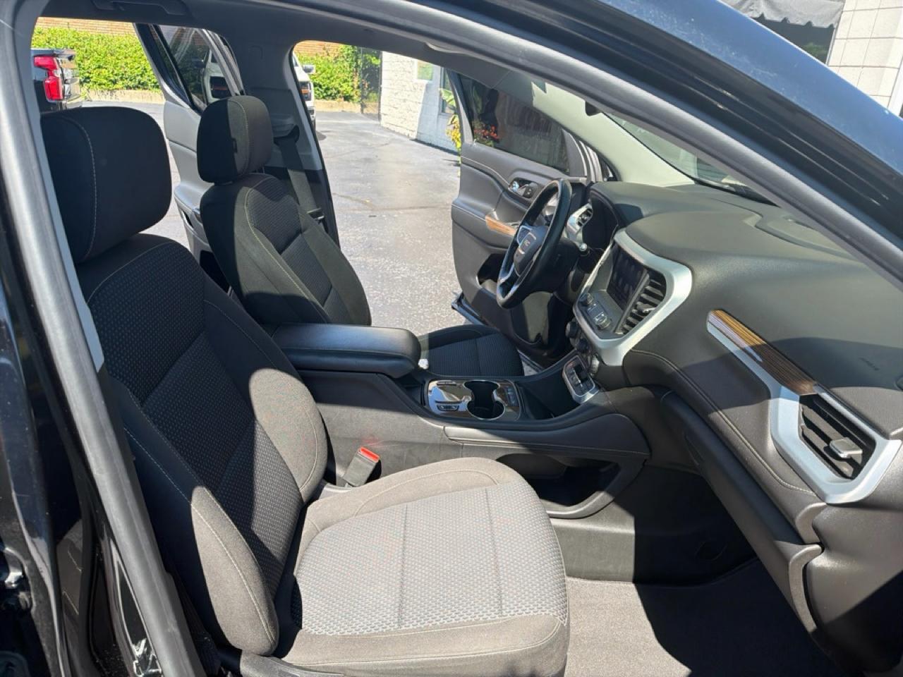GMC Acadia FWD 4dr SLE 2020