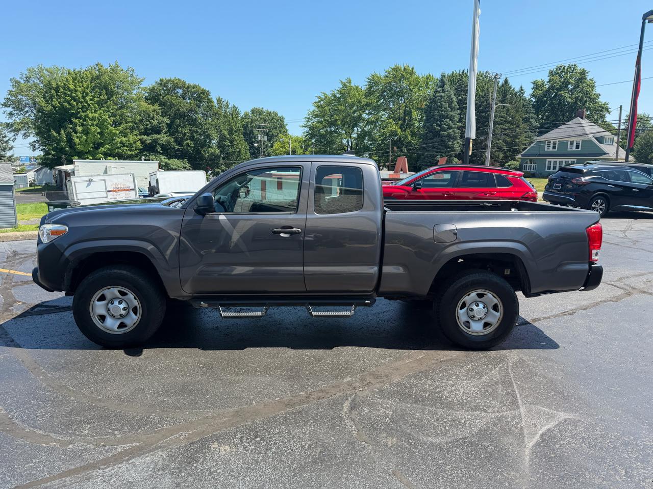 Toyota Tacoma SR5 Access Cab 6' Bed I4 4x4 AT (Natl) 2017