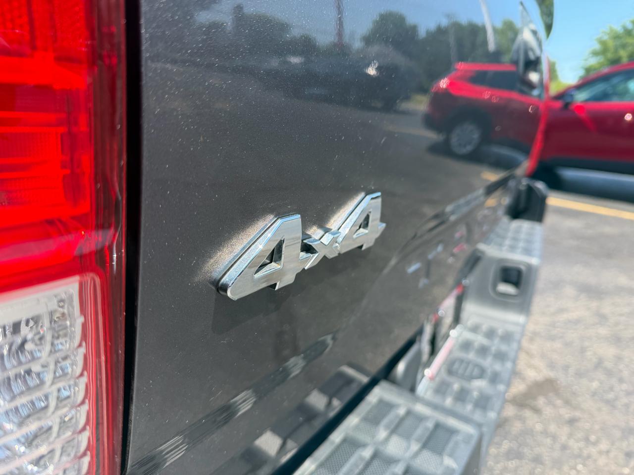 Toyota Tacoma SR5 Access Cab 6' Bed I4 4x4 AT (Natl) 2017