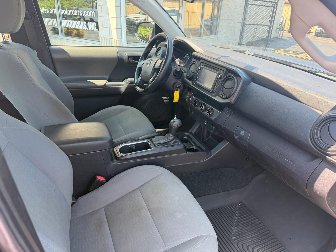 Toyota Tacoma SR5 Access Cab 6' Bed I4 4x4 AT (Natl) 2017