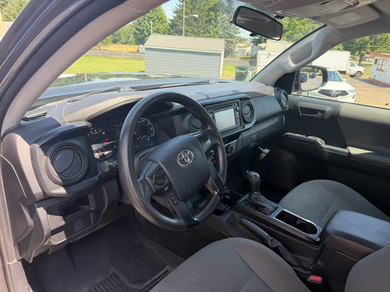 Toyota Tacoma SR5 Access Cab 6' Bed I4 4x4 AT (Natl) 2017