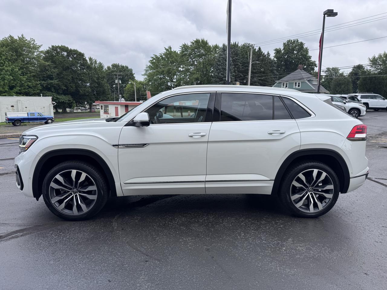 Volkswagen Atlas Cross Sport 3.6L V6 SEL Premium R-Line 4MOTION 2023