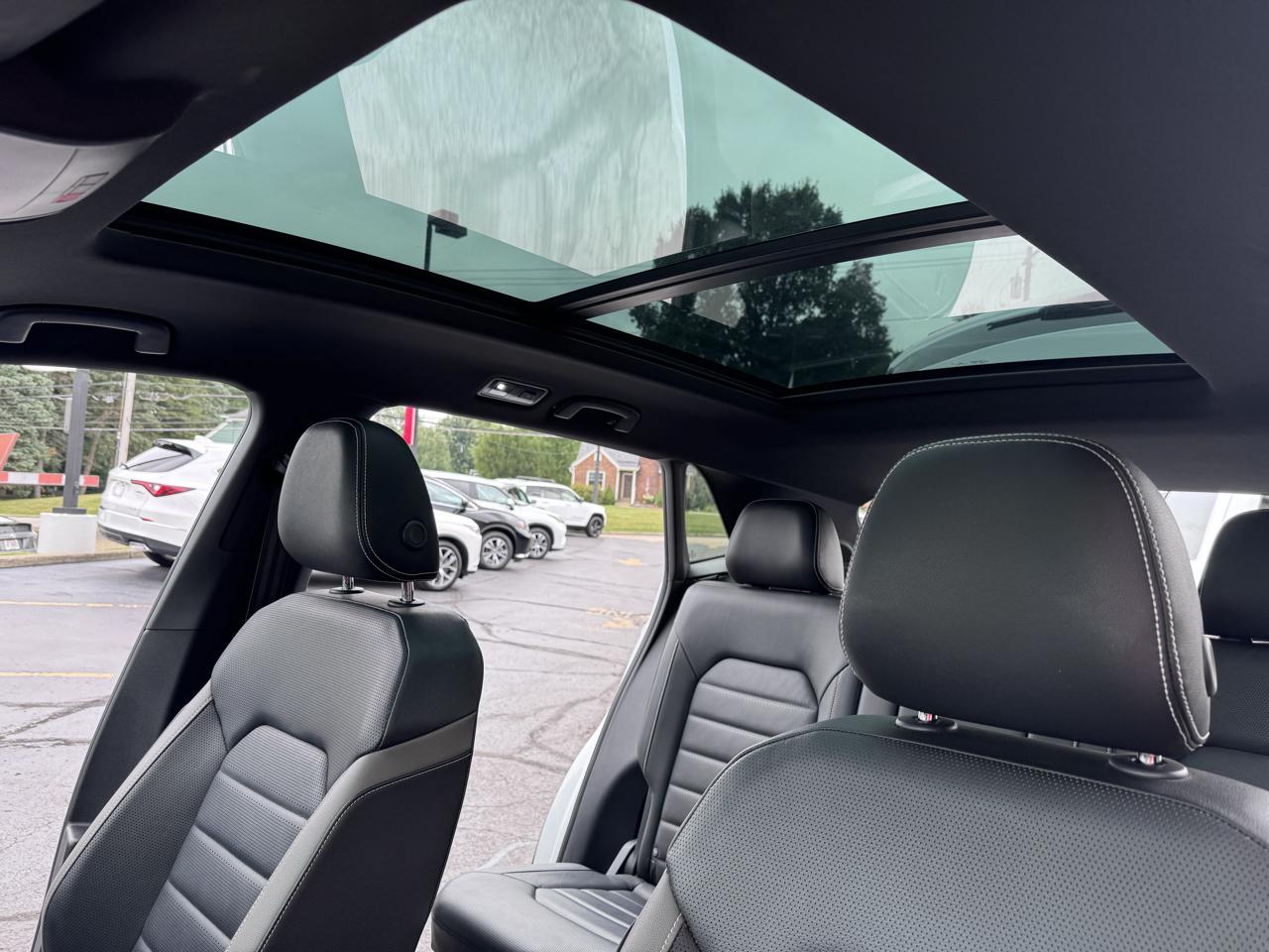 Volkswagen Atlas Cross Sport 3.6L V6 SEL Premium R-Line 4MOTION 2023