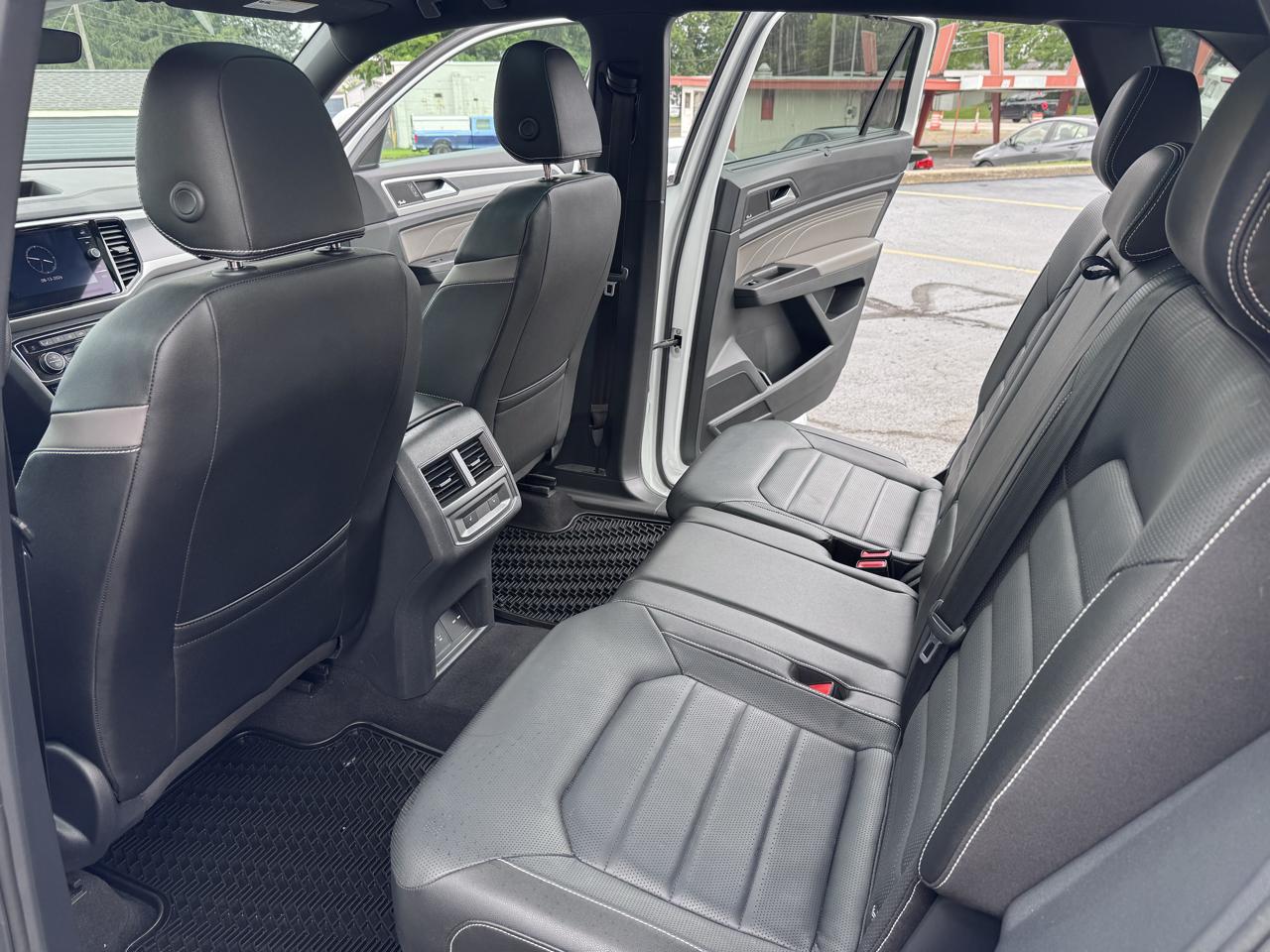 Volkswagen Atlas Cross Sport 3.6L V6 SEL Premium R-Line 4MOTION 2023