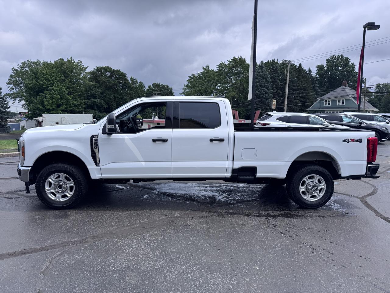 Ford Super Duty F-250 SRW XLT 4WD Crew Cab 8' Box 2026