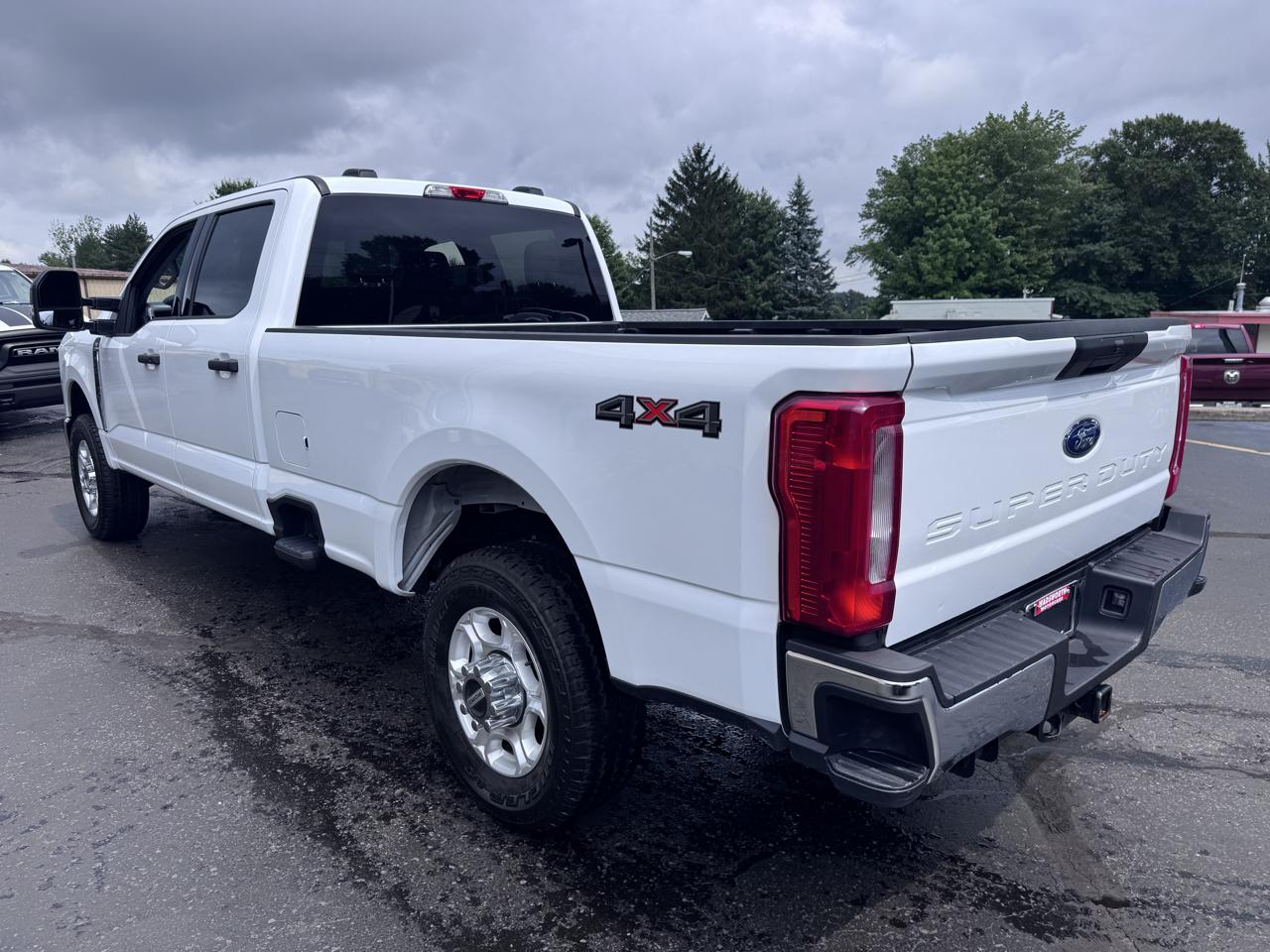 Ford Super Duty F-250 SRW XLT 4WD Crew Cab 8' Box 2026