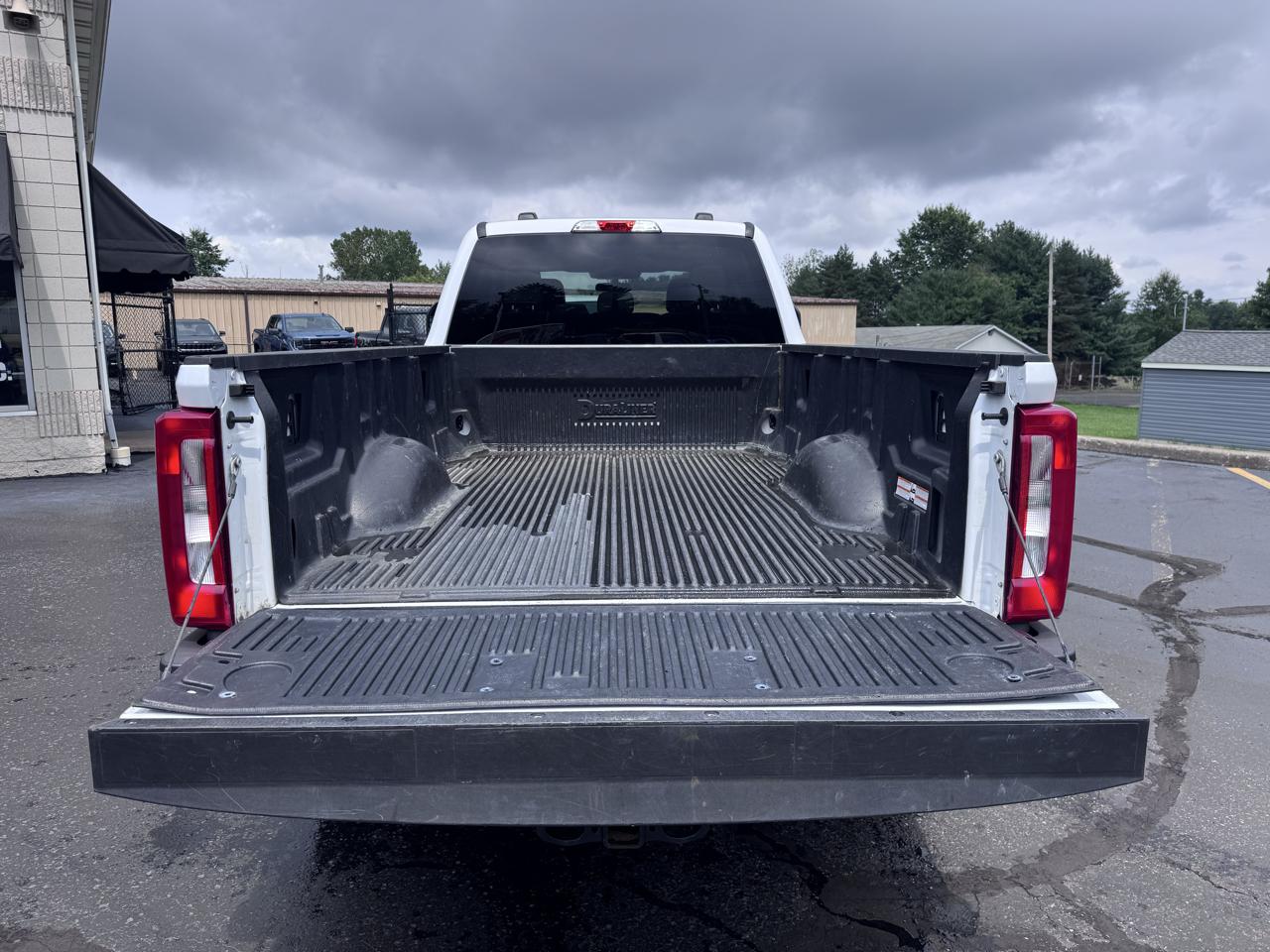Ford Super Duty F-250 SRW XLT 4WD Crew Cab 8' Box 2026