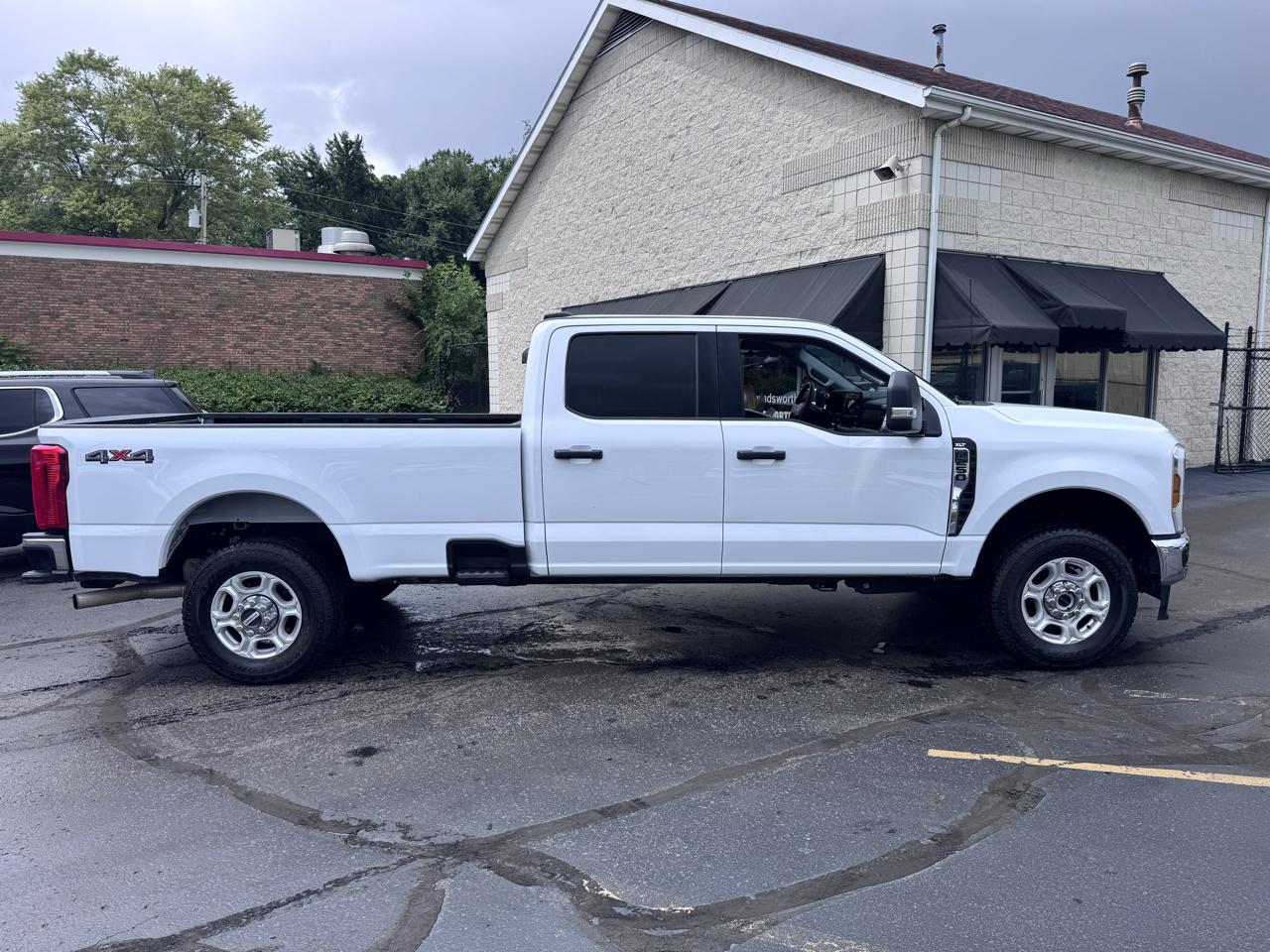 Ford Super Duty F-250 SRW XLT 4WD Crew Cab 8' Box 2026