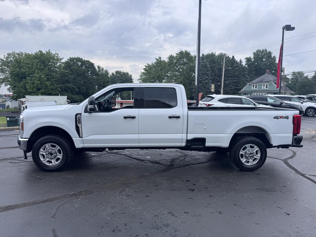 Ford Super Duty F-250 SRW XLT 4WD Crew Cab 8' Box 2026