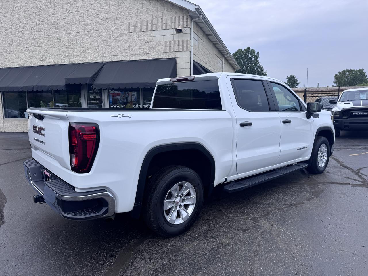 GMC Sierra 1500 4WD Crew Cab 147" Pro 2024
