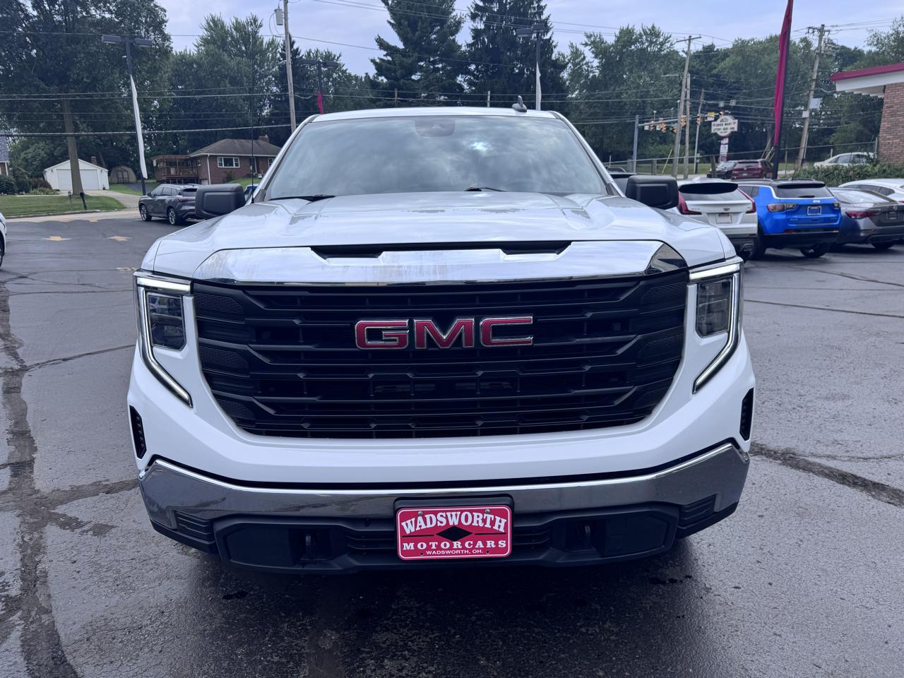 GMC Sierra 1500 4WD Crew Cab 147" Pro 2024