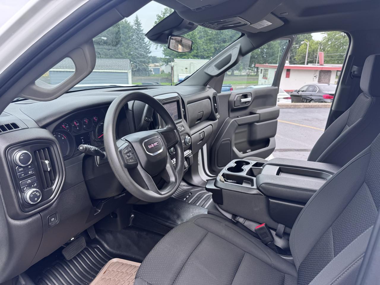 GMC Sierra 1500 4WD Crew Cab 147" Pro 2024