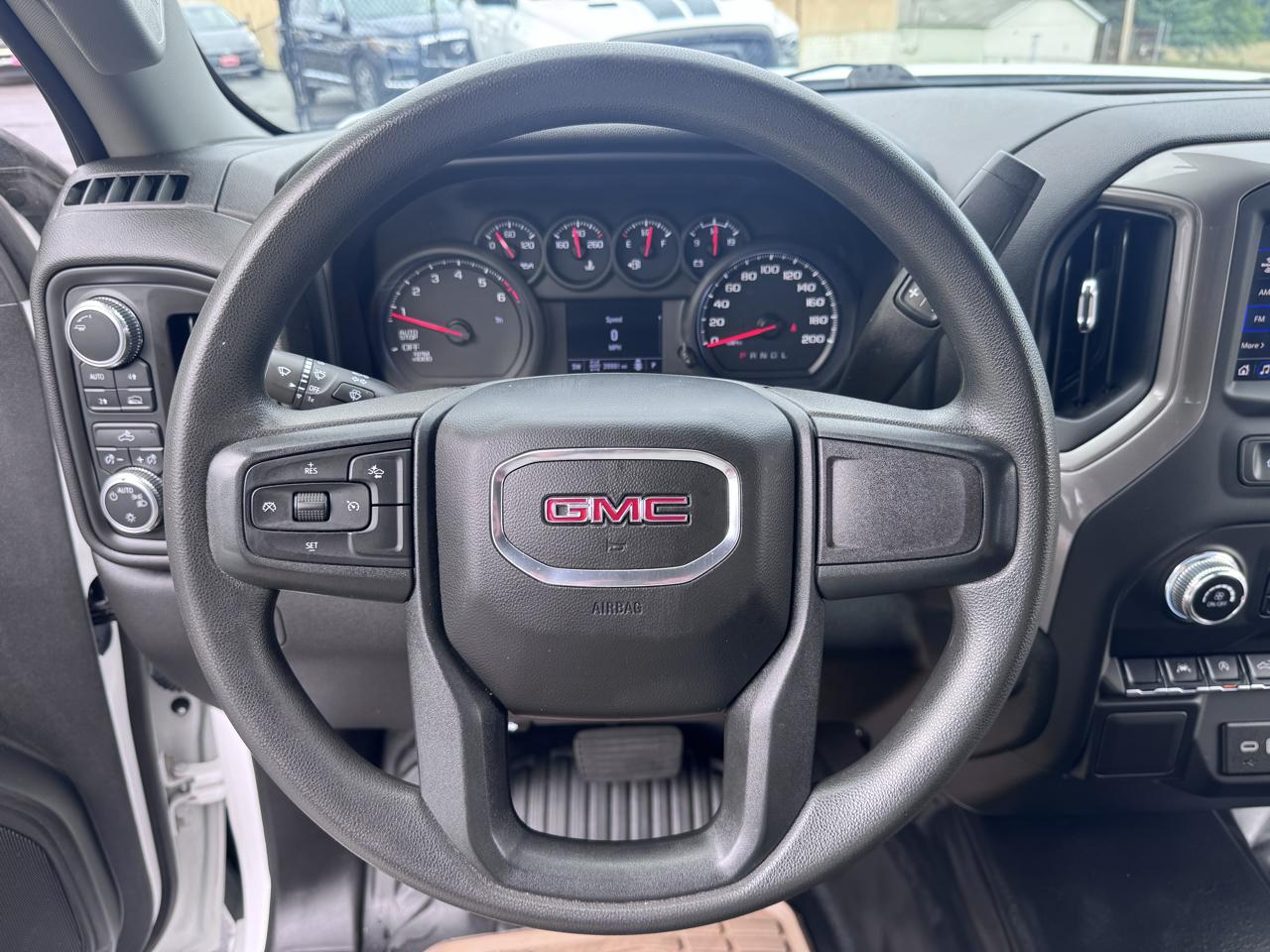 GMC Sierra 1500 4WD Crew Cab 147" Pro 2024
